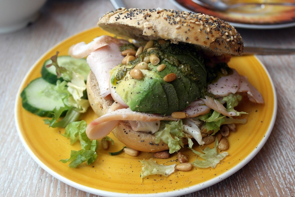 Avocado Bagel for the calorie conscious folks to optimize their taste as well as hunger!
